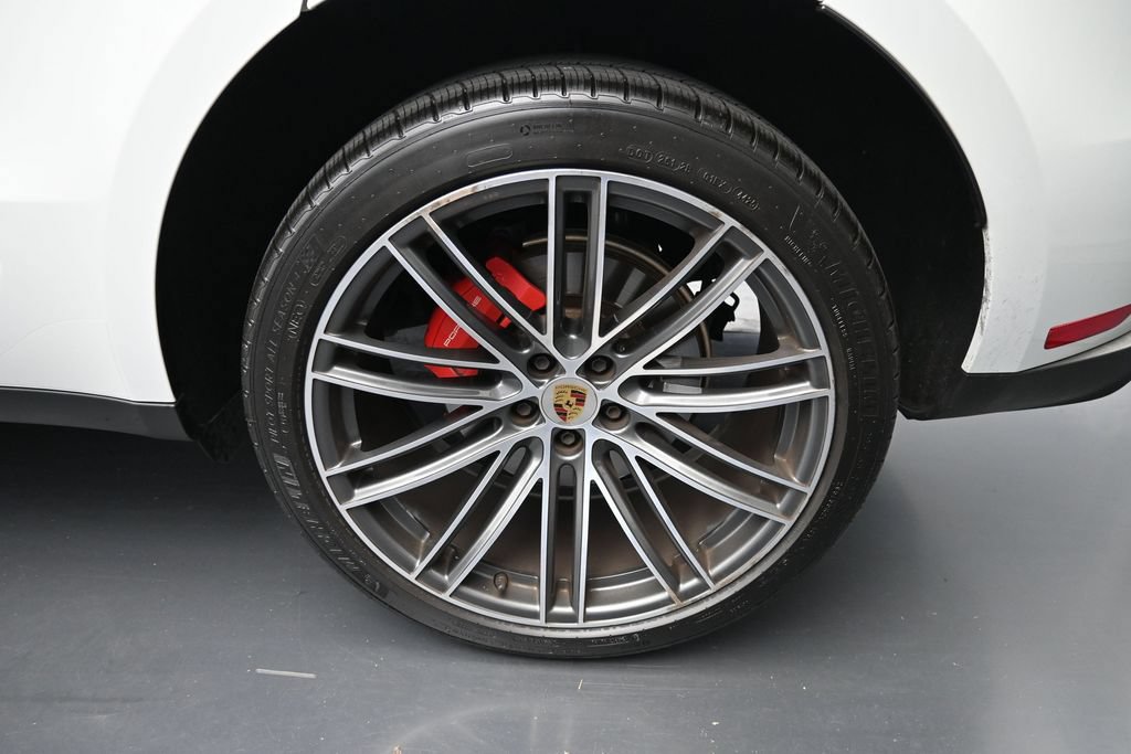 Certified 2024 Porsche Macan S AWD/4WD image 9