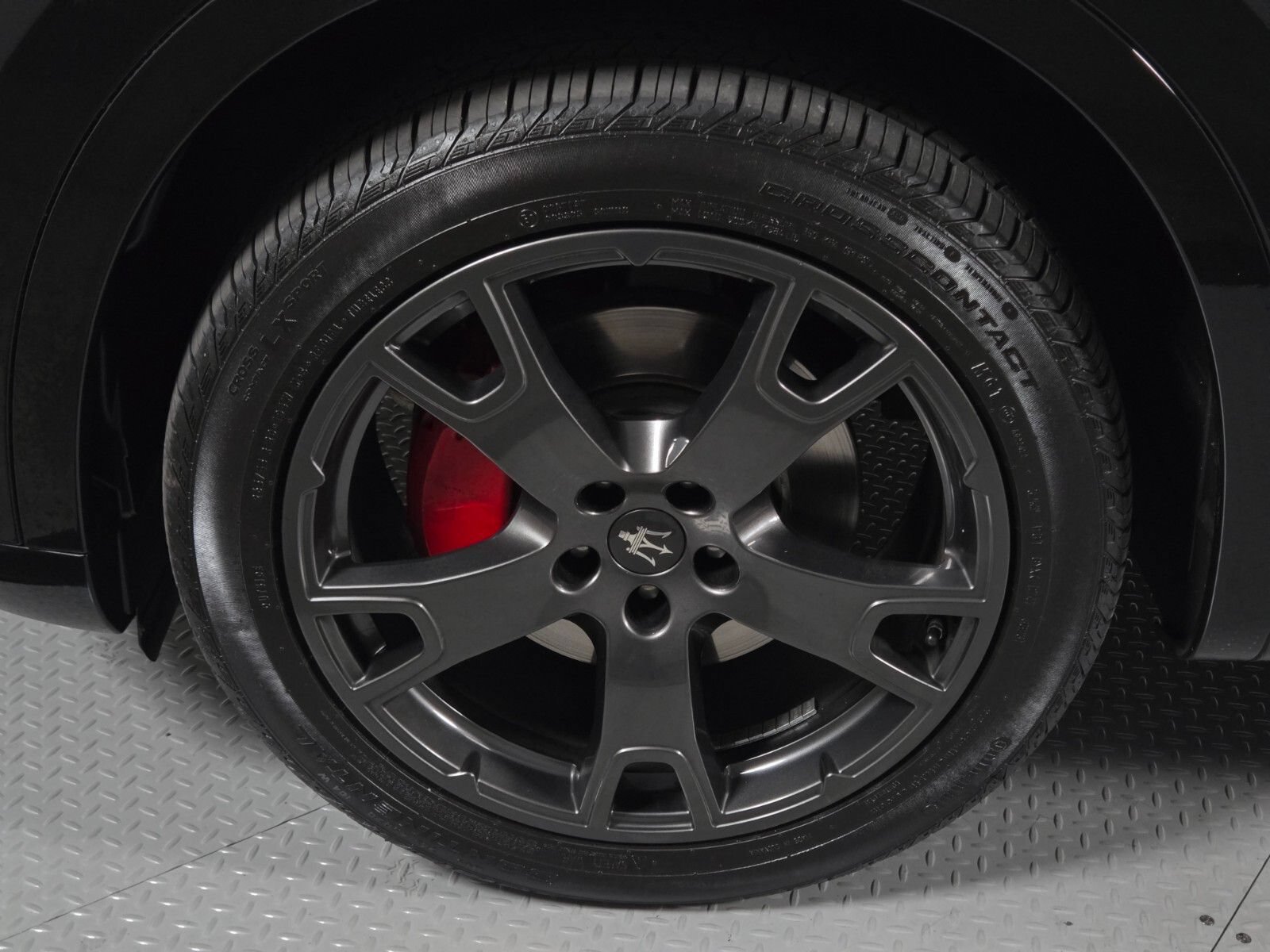 Used 2019 Maserati Levante AWD/4WD image 9