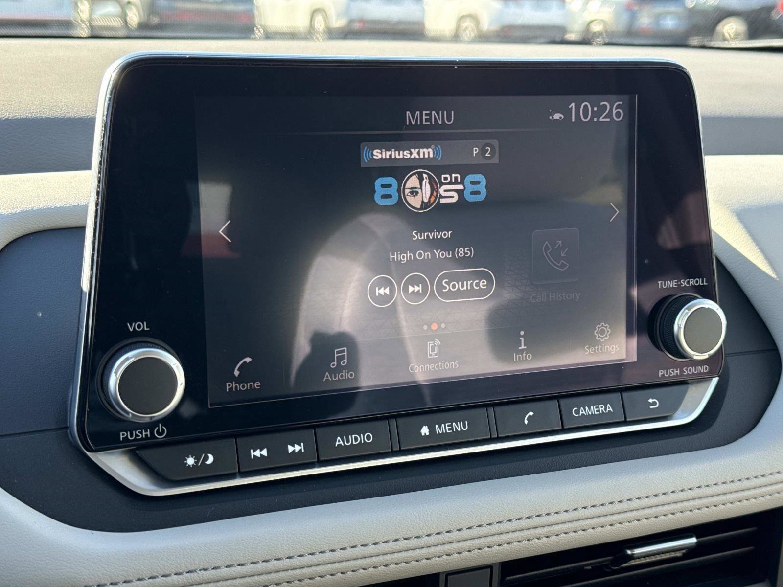 Used 2023 Nissan Rogue SV image 3