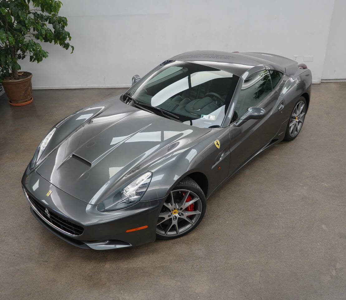 Used 2011 Ferrari California Base 2dr Convertible image 55