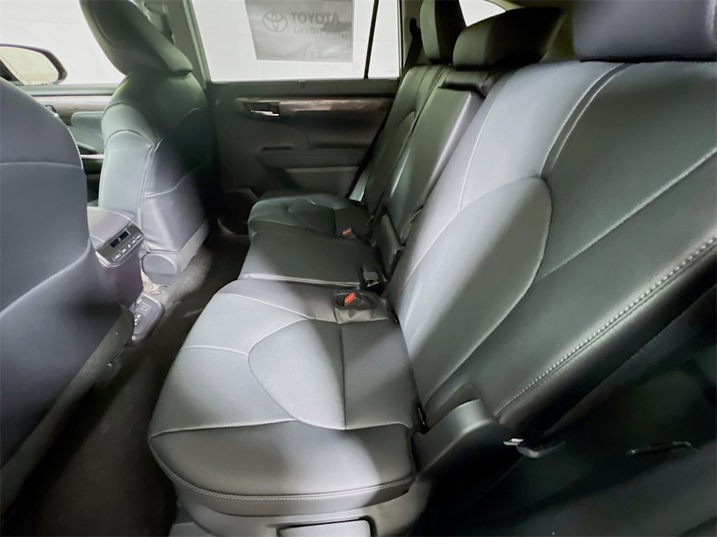 New 2026 Toyota Highlander Limited image 21