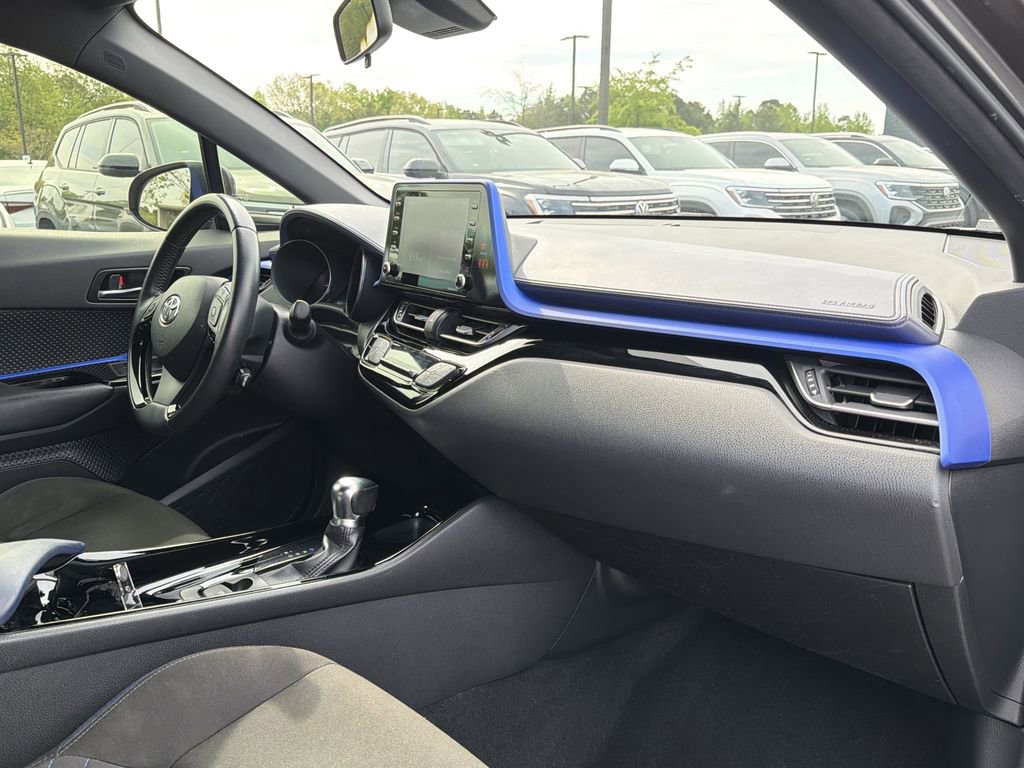 Used 2020 Toyota C-HR XLE image 18