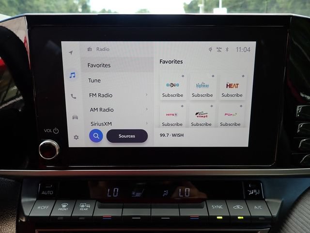Used 2025 Toyota Camry SE FWD image 29
