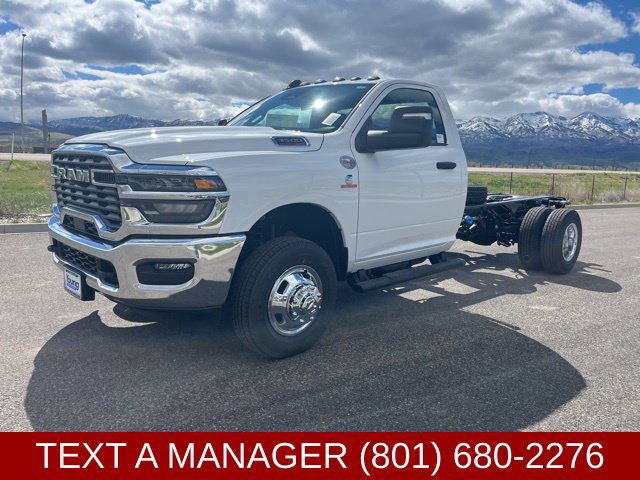 New 2026 RAM 3500 Tradesman w/ Chrome Appearance Group A AWD/4WD image 8