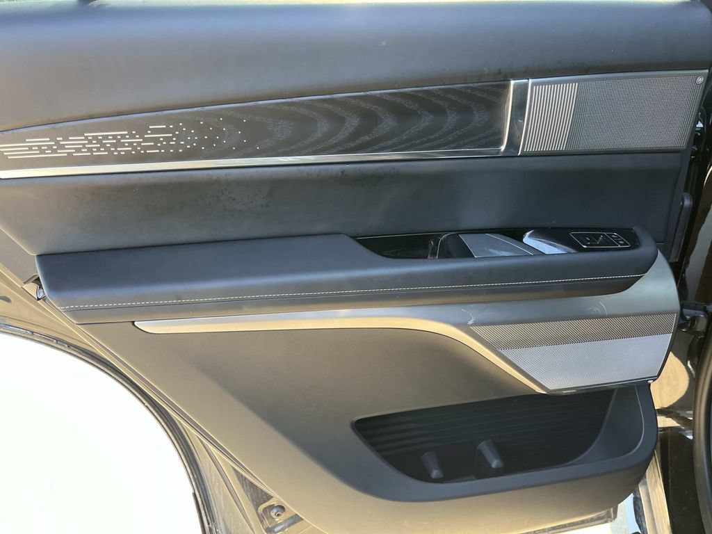 Certified 2026 Cadillac Vistiq Platinum w/ LPO, Floor Liner Package AWD/4WD image 21