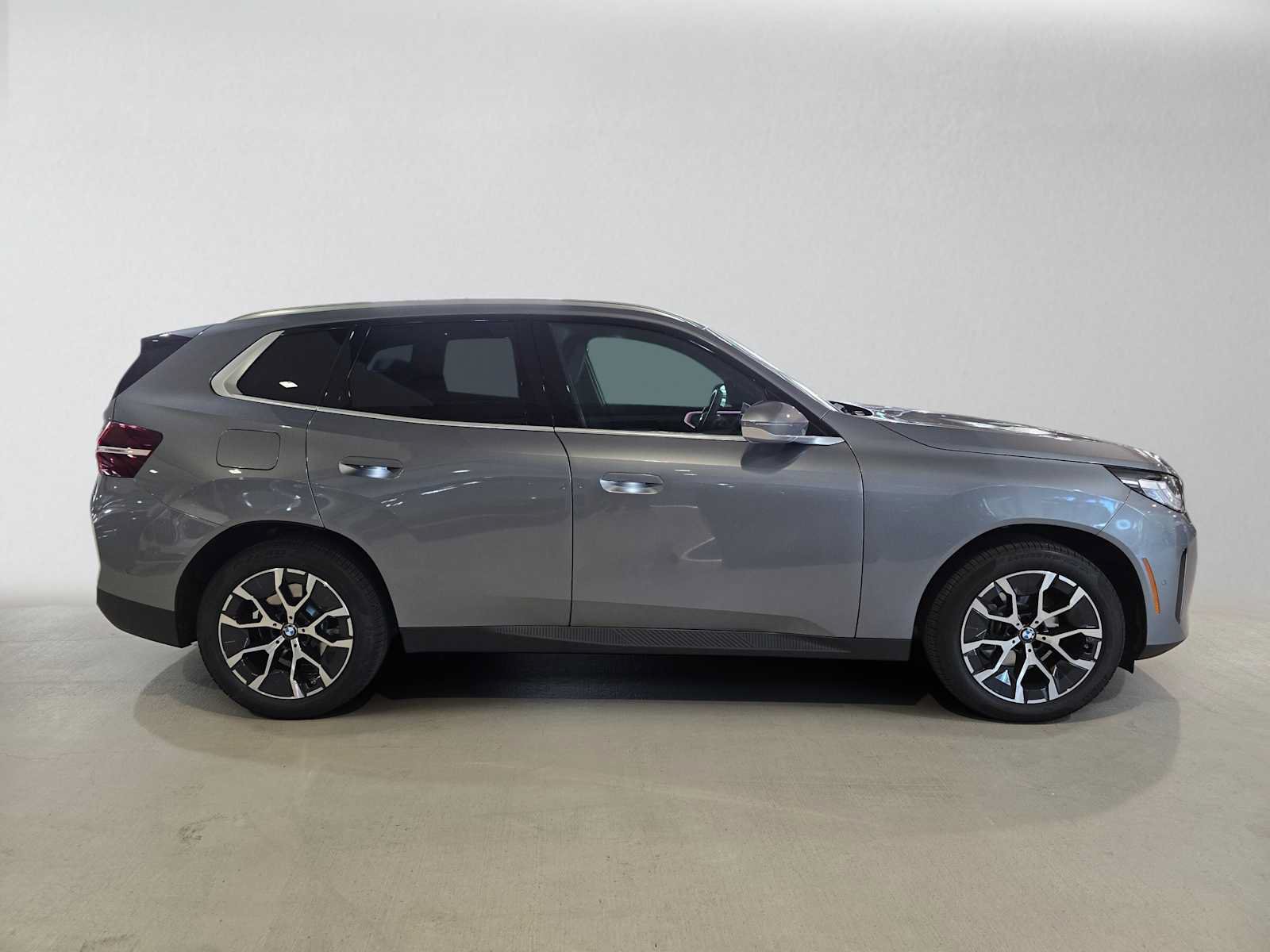 Used 2026 BMW X3 xDrive30i w/ Convenience Package AWD/4WD image 2