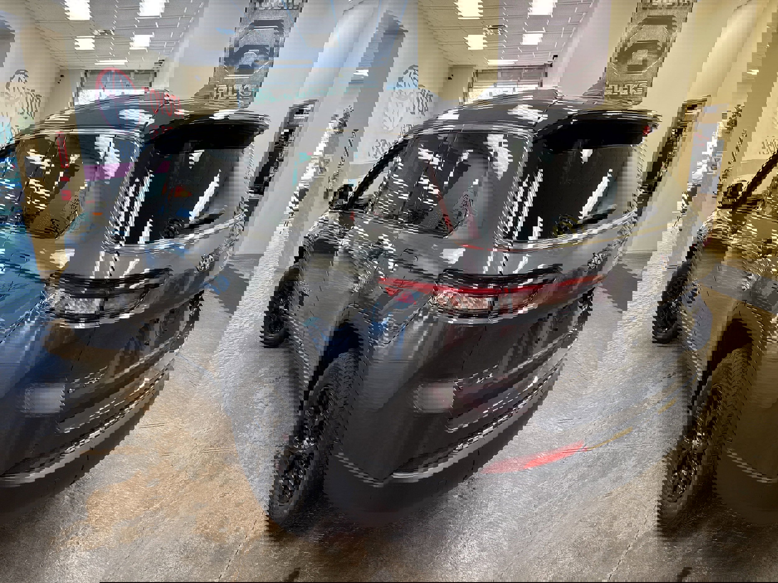 Used 2021 Jeep Grand Cherokee L Limited image 8