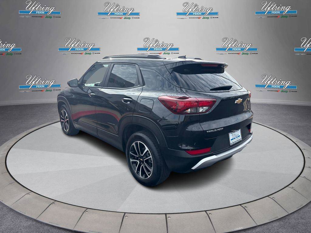 Used 2025 Chevrolet TrailBlazer LT FWD image 5