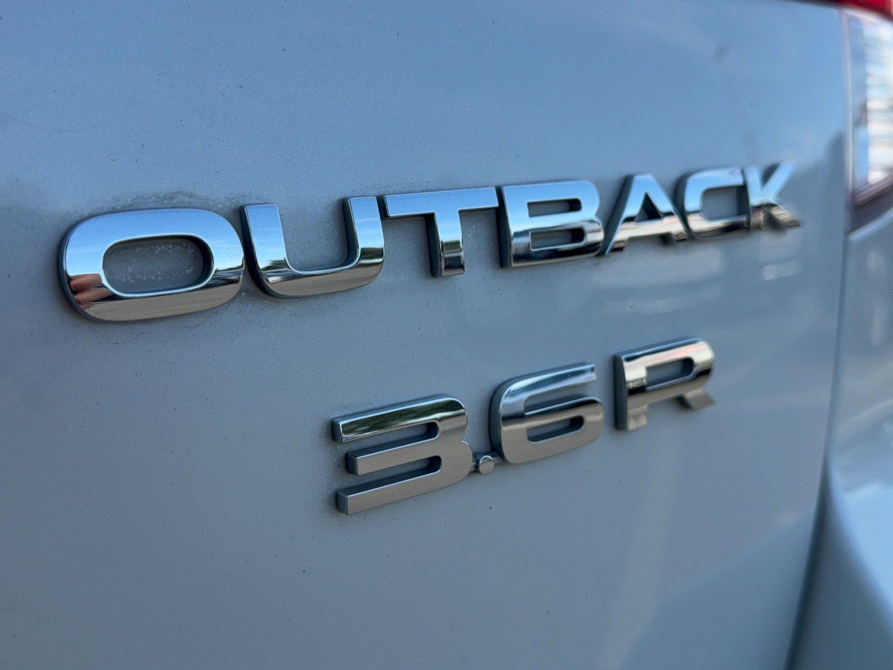 Used 2012 Subaru Outback 3.6R Limited w/ Moonroof Pkg AWD/4WD image 31