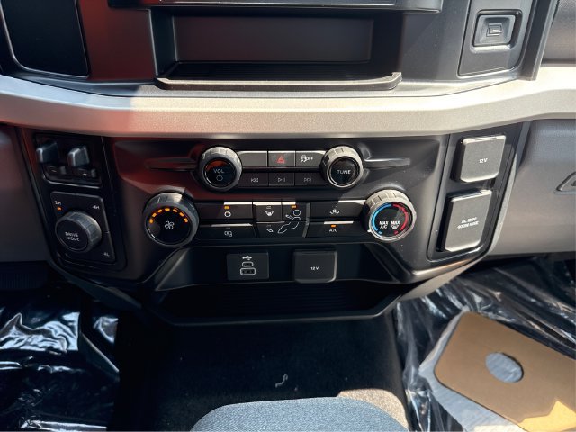 New 2026 Ford F250 XLT w/ Snow Plow Prep Package AWD/4WD image 25