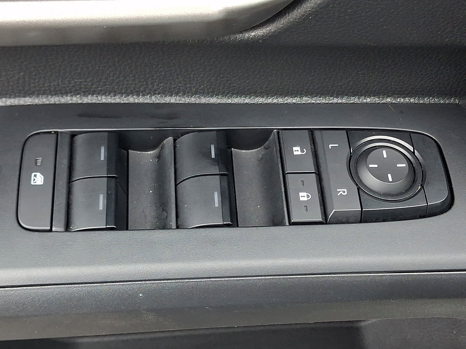 Certified 2024 Toyota Tacoma TRD Off-Road image 28