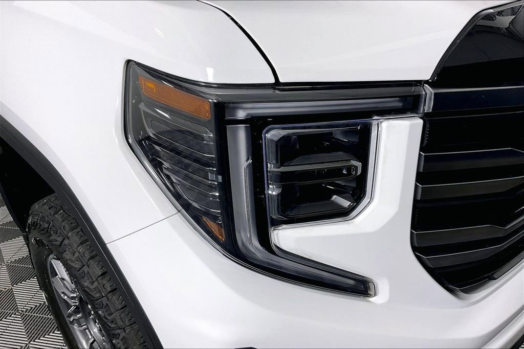 Used 2025 GMC Sierra 1500 AT4 AWD/4WD image 40