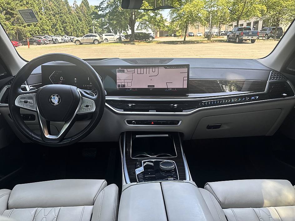 Used 2023 BMW X7 xDrive40i w/ Premium Package AWD/4WD image 24