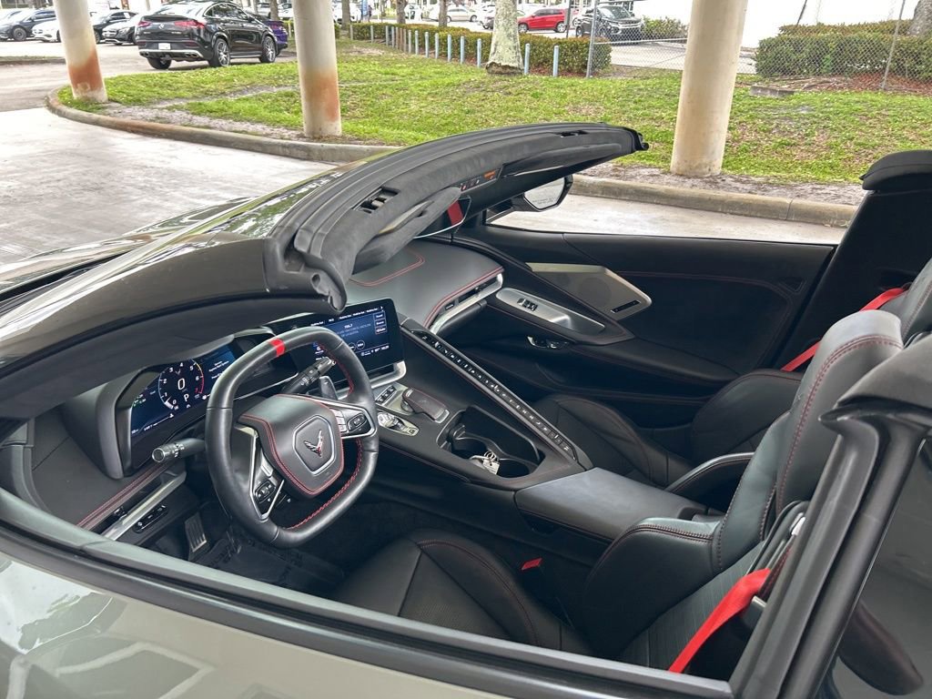 Used 2022 Chevrolet Corvette Stingray Premium Conv w/ Z51 Performance Package RWD image 9