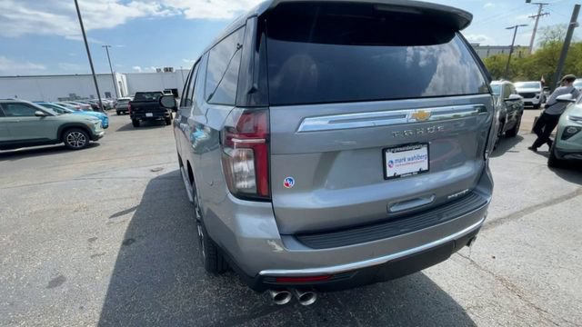 Used 2024 Chevrolet Tahoe Premier w/ Premium Package AWD/4WD image 8