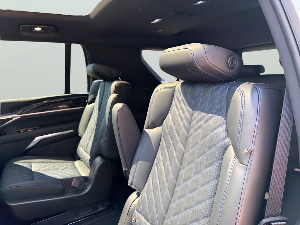 New 2026 Cadillac Escalade IQL Sport 1 w/ LPO, Floor Liner Package AWD/4WD image 38