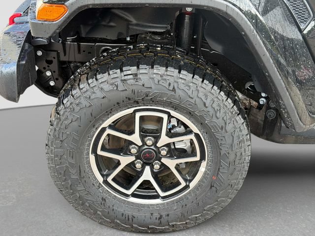 New 2026 Jeep Gladiator Rubicon w/ Steel Power Dome Hood Package AWD/4WD image 13