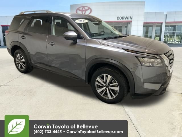 Used 2025 Nissan Pathfinder SL image 7