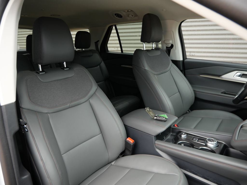 New 2026 Ford Explorer Active w/ Active Comfort Package AWD/4WD image 10