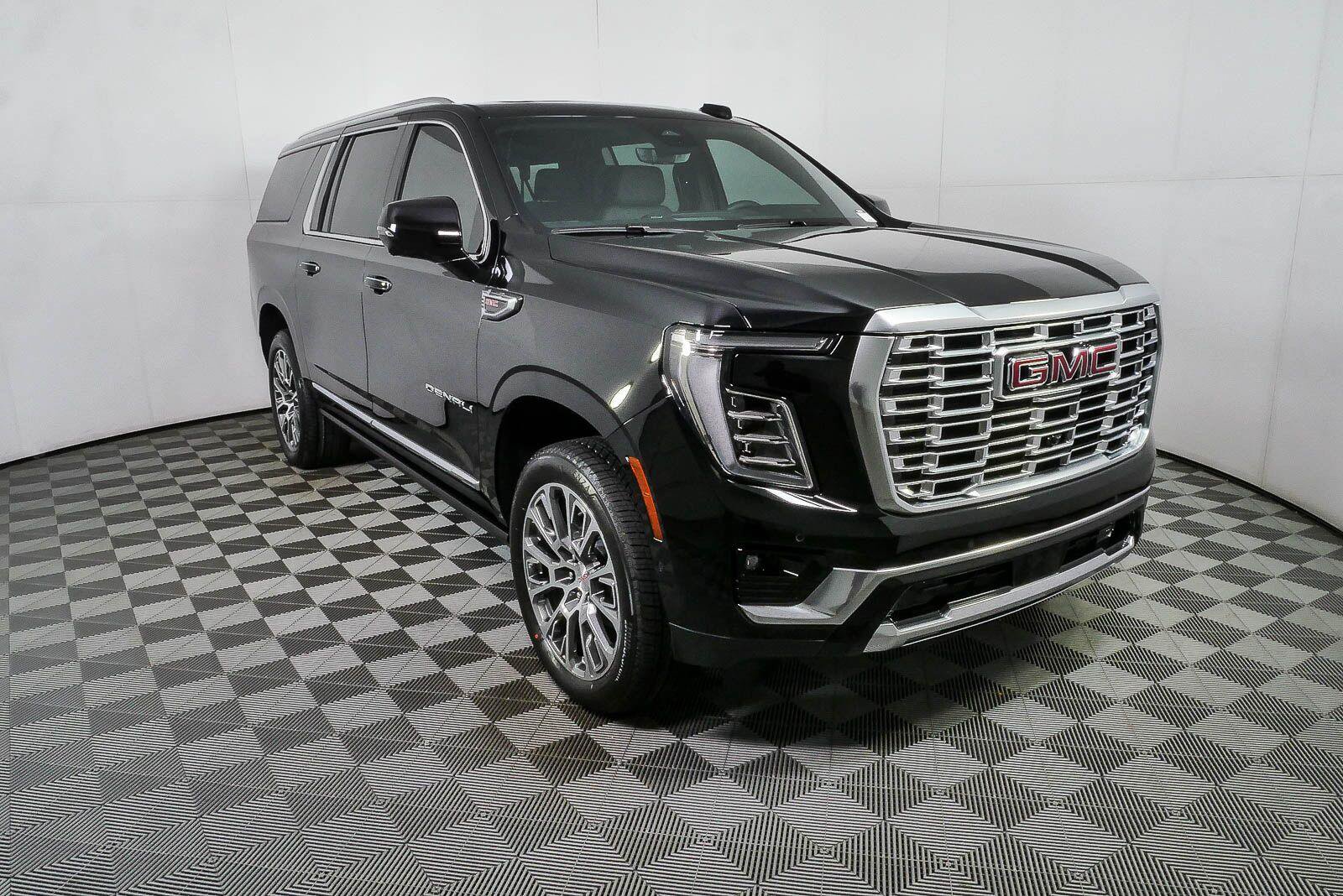 New 2026 GMC Yukon XL Denali w/ Denali Reserve Package AWD/4WD image 1