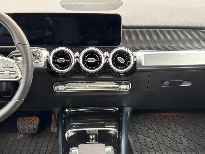Used 2021 Mercedes-Benz GLB 250 4MATIC image 13