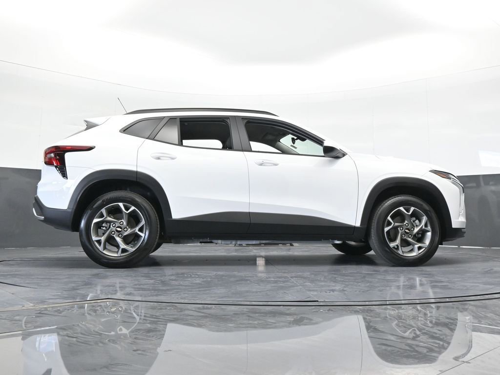 Used 2025 Chevrolet Trax LT w/ LT Convenience Package image 62