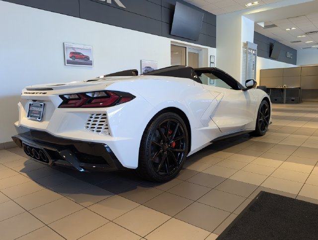 New 2027 Chevrolet Corvette Stingray Convertible w/ Stealth Interior Trim Package RWD image 6