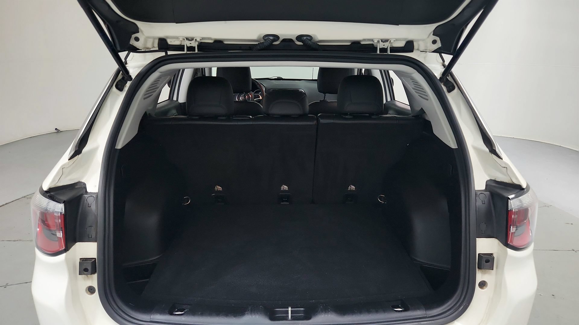 Used 2019 Jeep Compass Limited AWD/4WD image 25