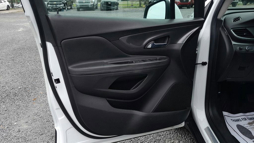 Used 2022 Buick Encore Preferred w/ Safety Package image 15