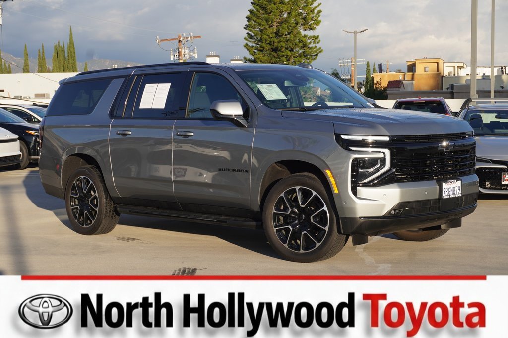 Used 2025 Chevrolet Suburban RST