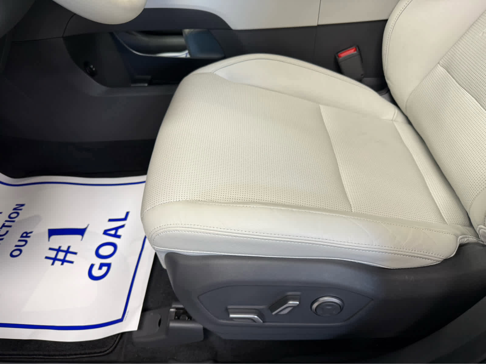 Used 2024 Hyundai Santa Fe Limited image 13