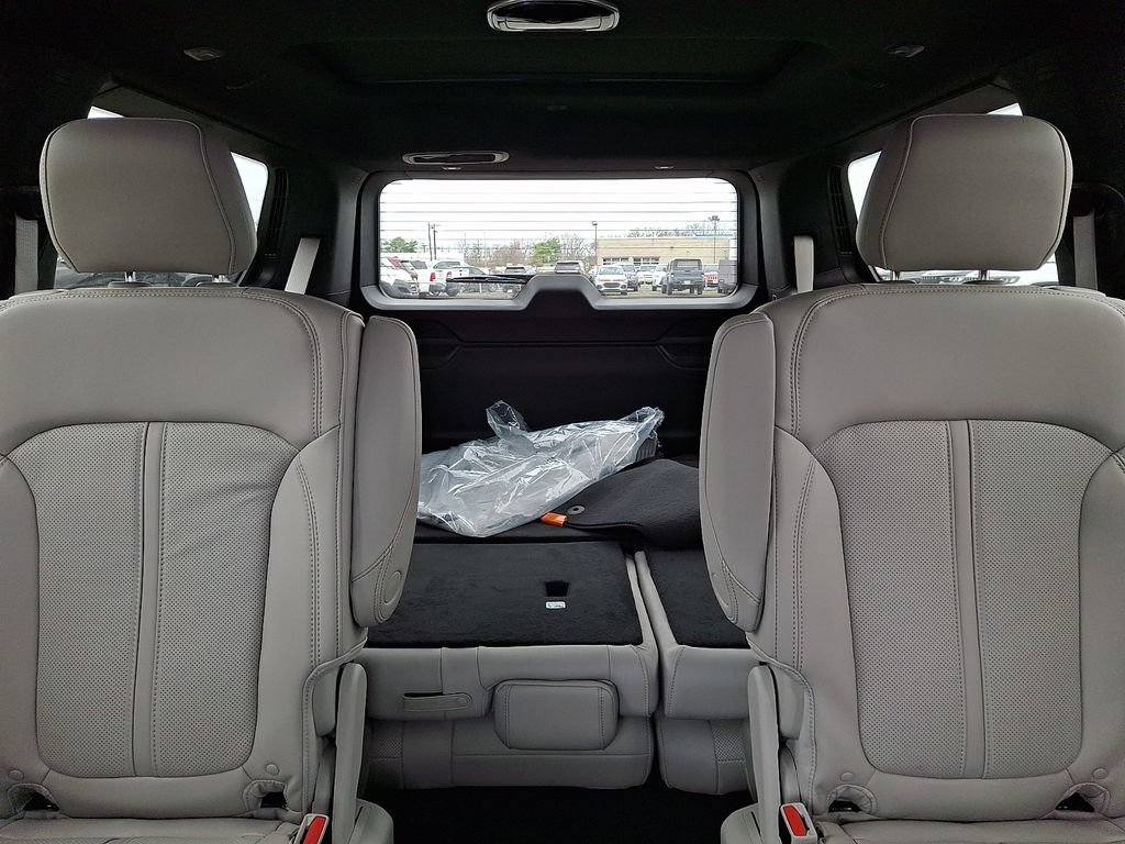 New 2026 Jeep Grand Wagoneer Limited w/ Premium Group II AWD/4WD image 14