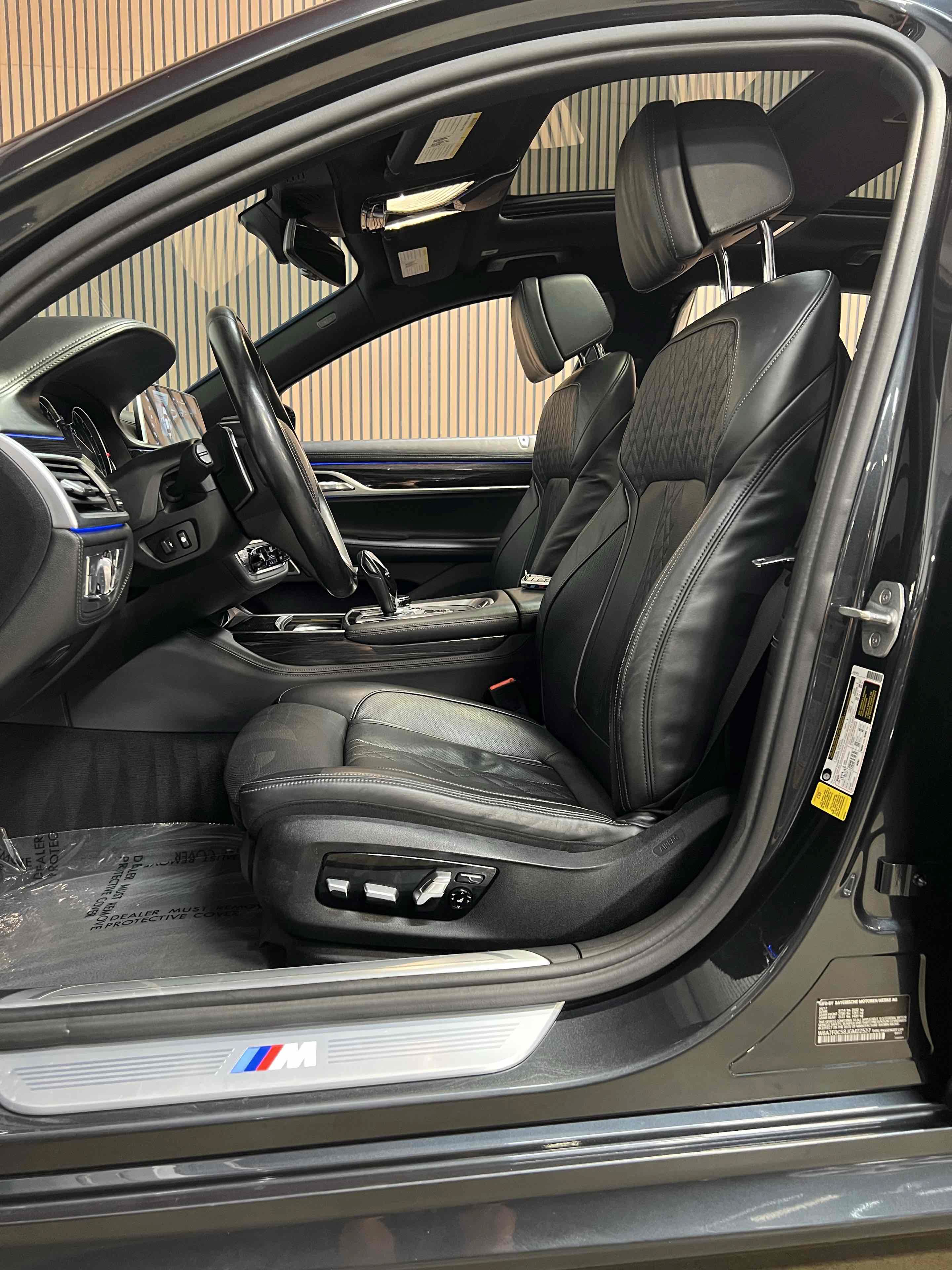 Used 2018 BMW 750i RWD image 43