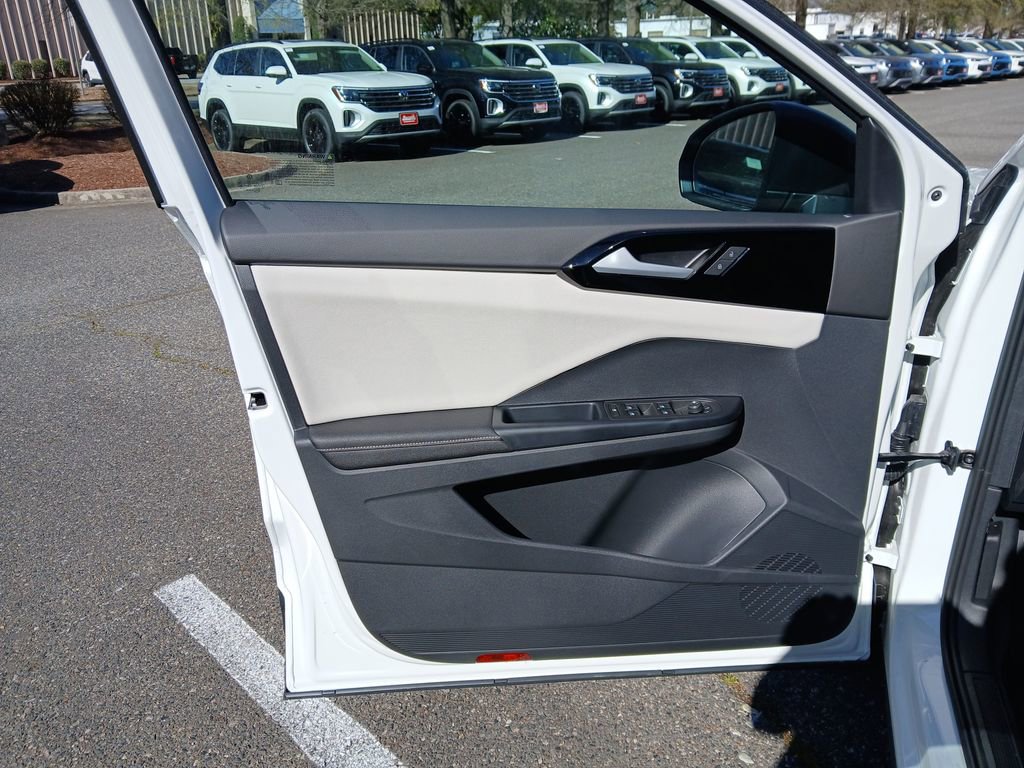 New 2026 Volkswagen Taos S image 10