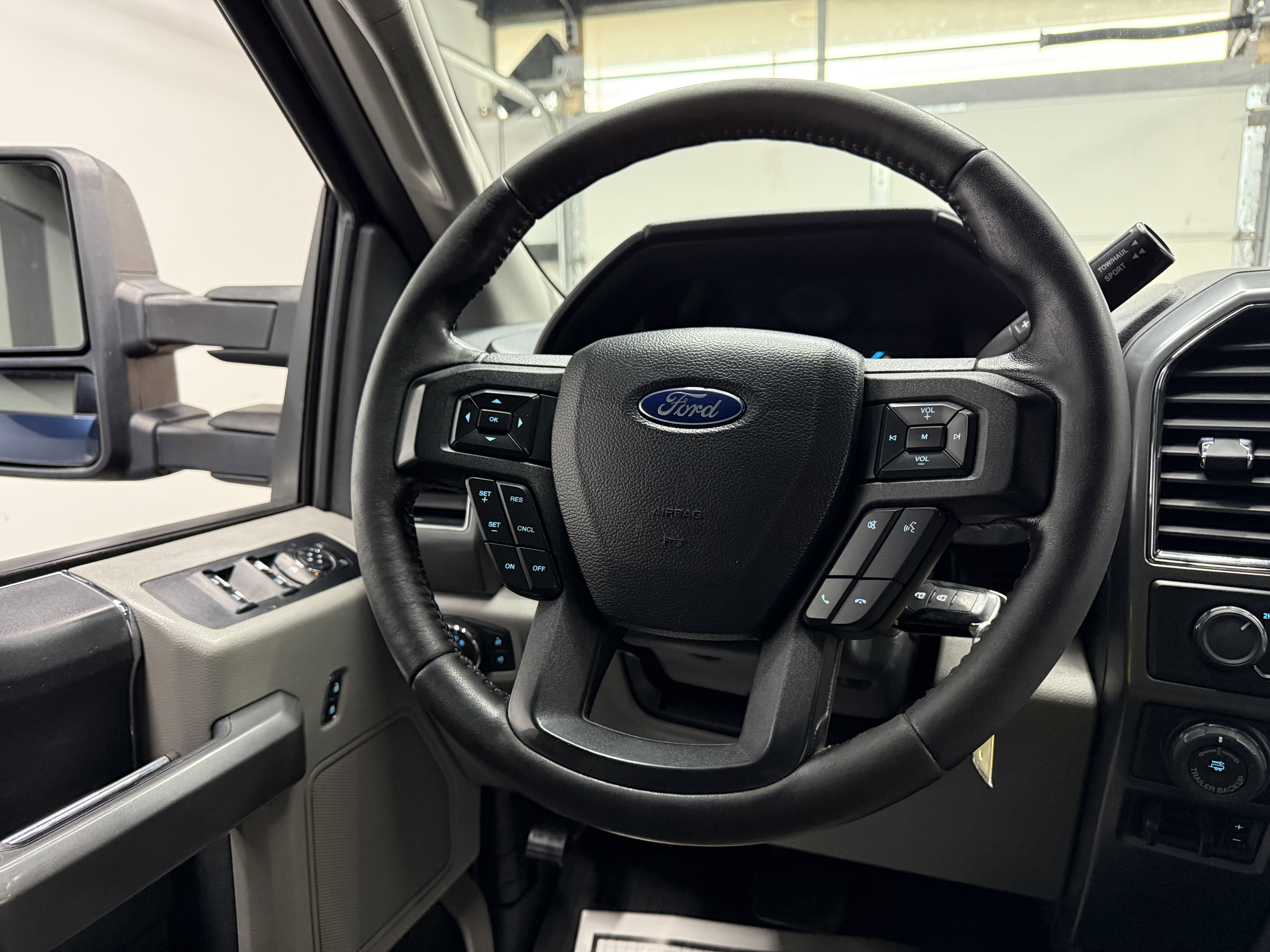 Used 2017 Ford F150 XLT w/ Equipment Group 301A Mid image 13