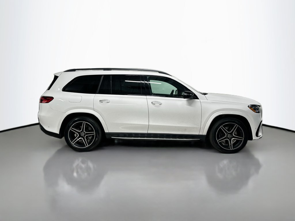 Used 2024 Mercedes-Benz GLS 450 4MATIC image 8