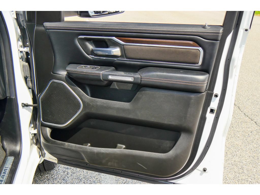 Used 2022 RAM 1500 Laramie AWD/4WD image 16