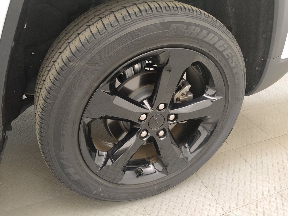 Used 2023 Jeep Grand Cherokee Altitude RWD image 31