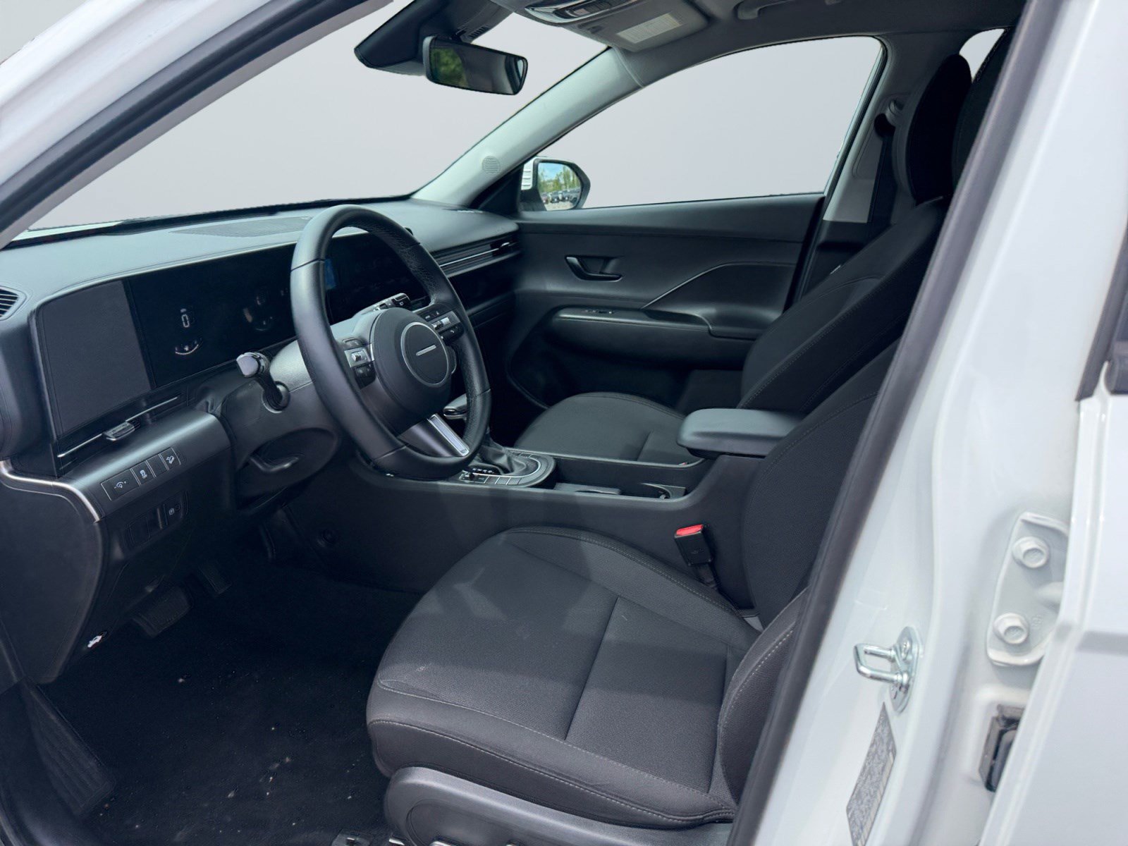 Certified 2025 Hyundai Kona SEL AWD/4WD image 11