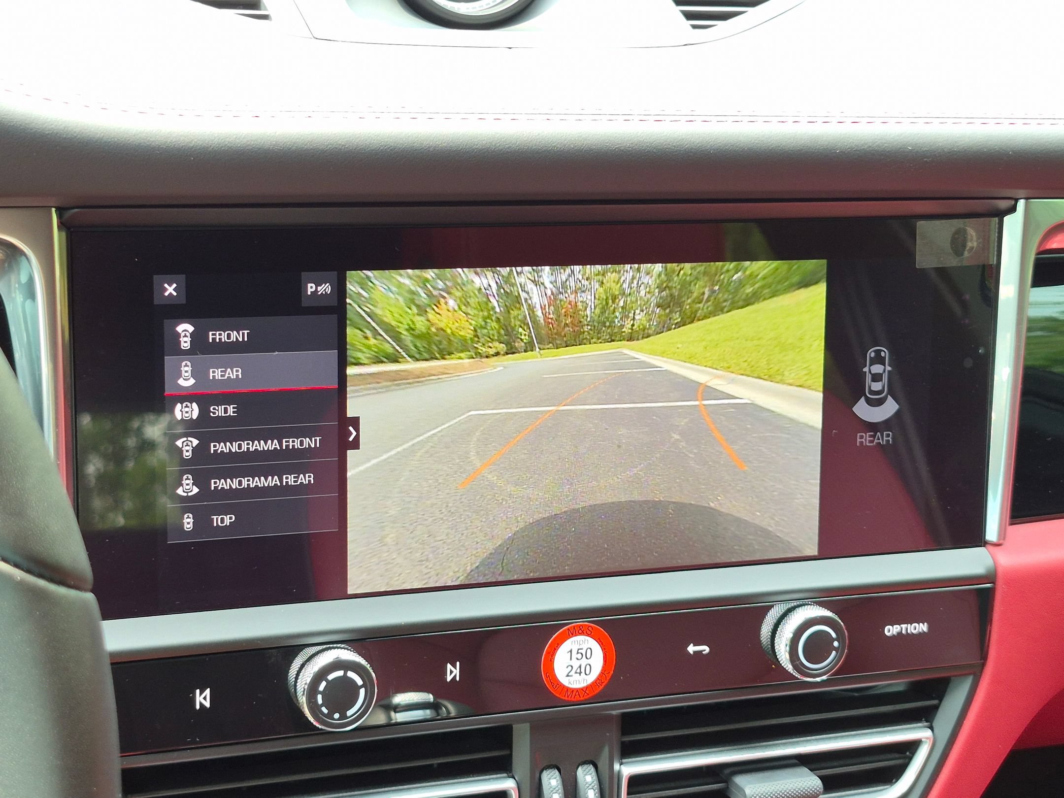 Certified 2026 Porsche Macan AWD/4WD image 17