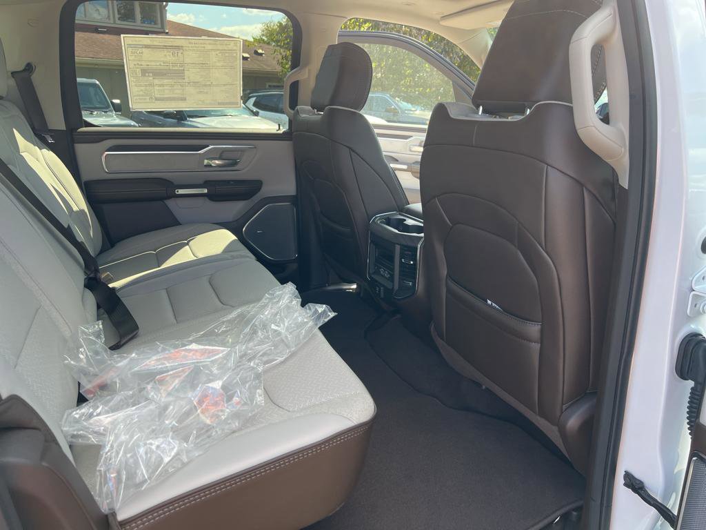 Used 2025 RAM 1500 Laramie image 15