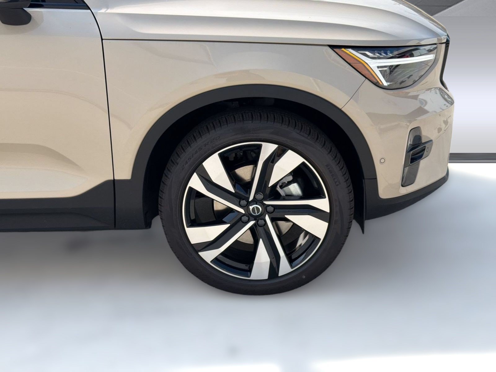 New 2026 Volvo XC40 B5 Ultra w/ Protection Package Premier AWD/4WD image 12
