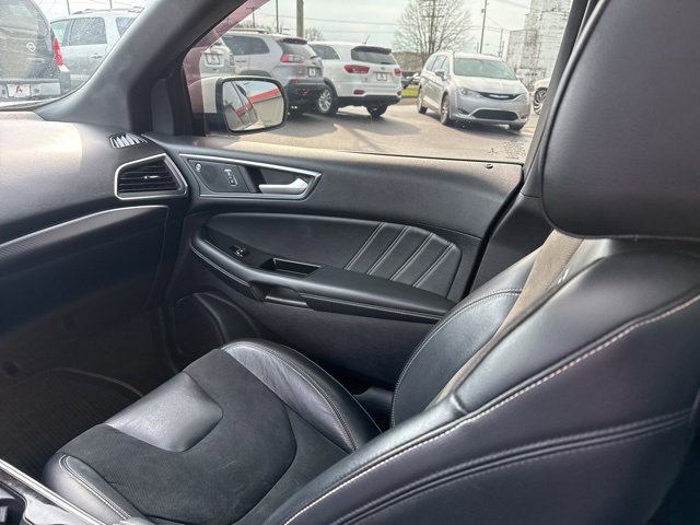 Used 2019 Ford Edge ST w/ Equipment Group 401A image 19