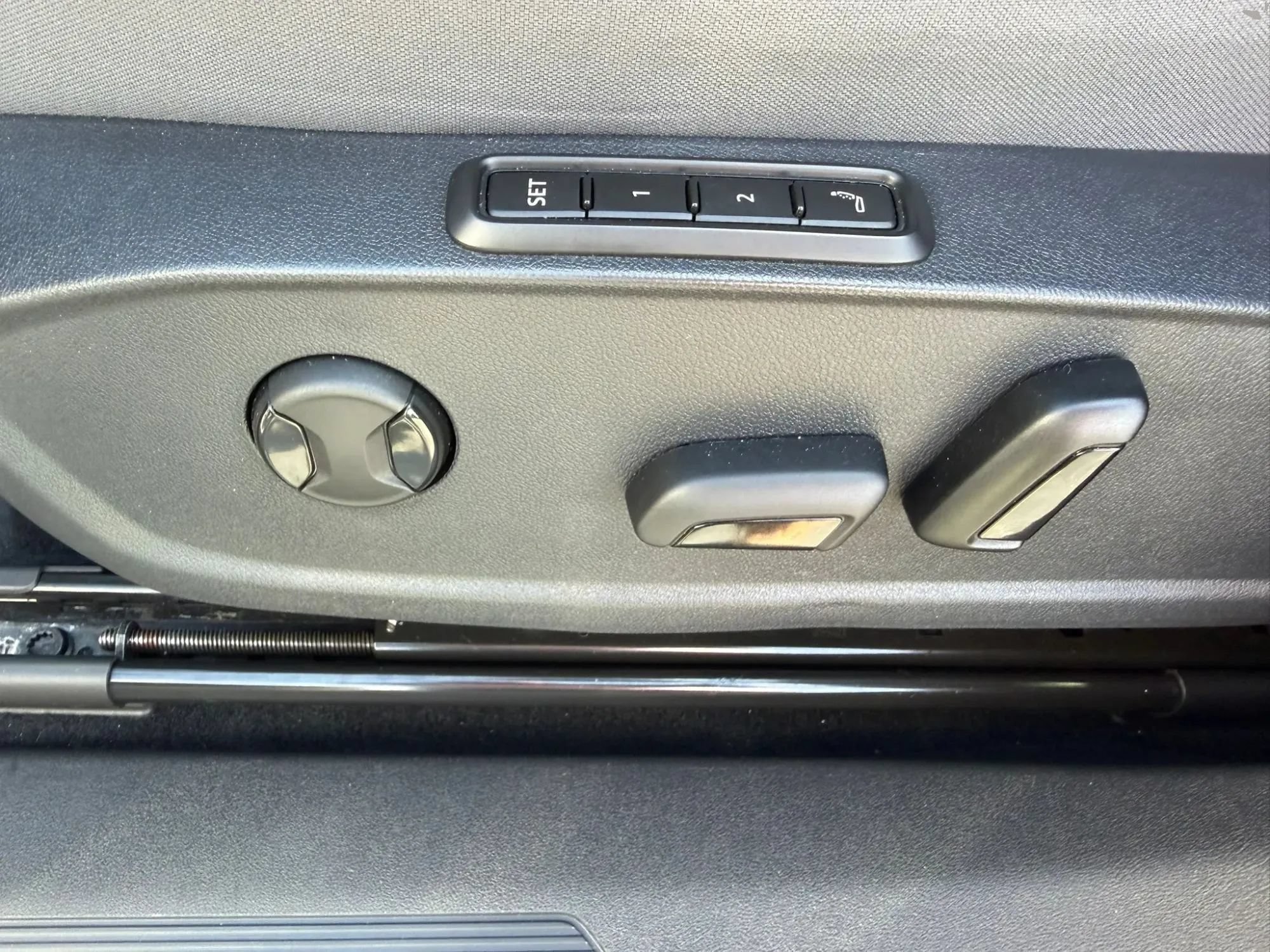 Used 2023 Volkswagen ID.4 Pro S AWD/4WD image 14