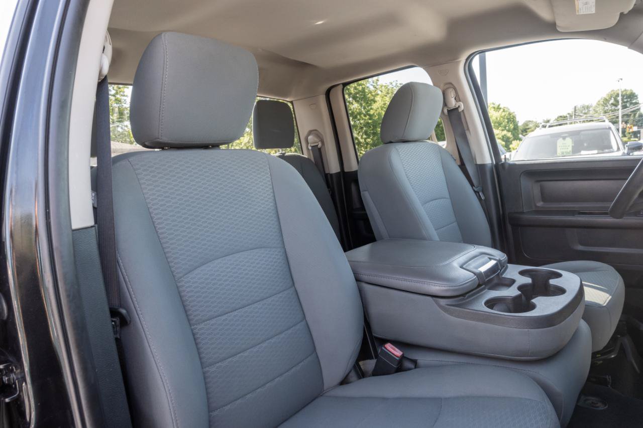 Used 2017 RAM 1500 Express AWD/4WD image 32