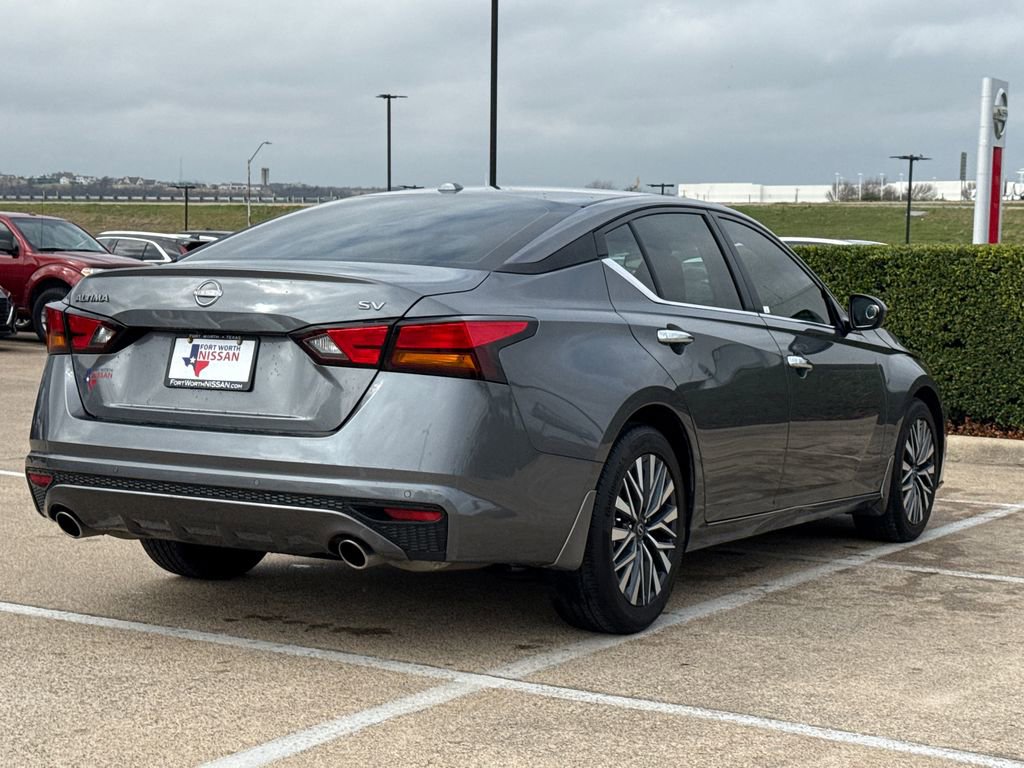 Used 2024 Nissan Altima 2.5 SV w/ SV Premium Package image 9