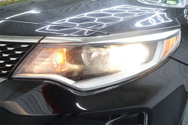 Used 2018 Kia Optima S w/ 18" Alloy Wheels Package image 38