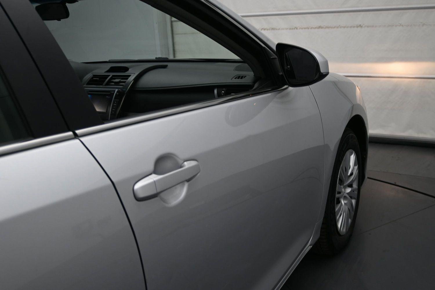 Used 2014 Toyota Camry LE FWD image 13