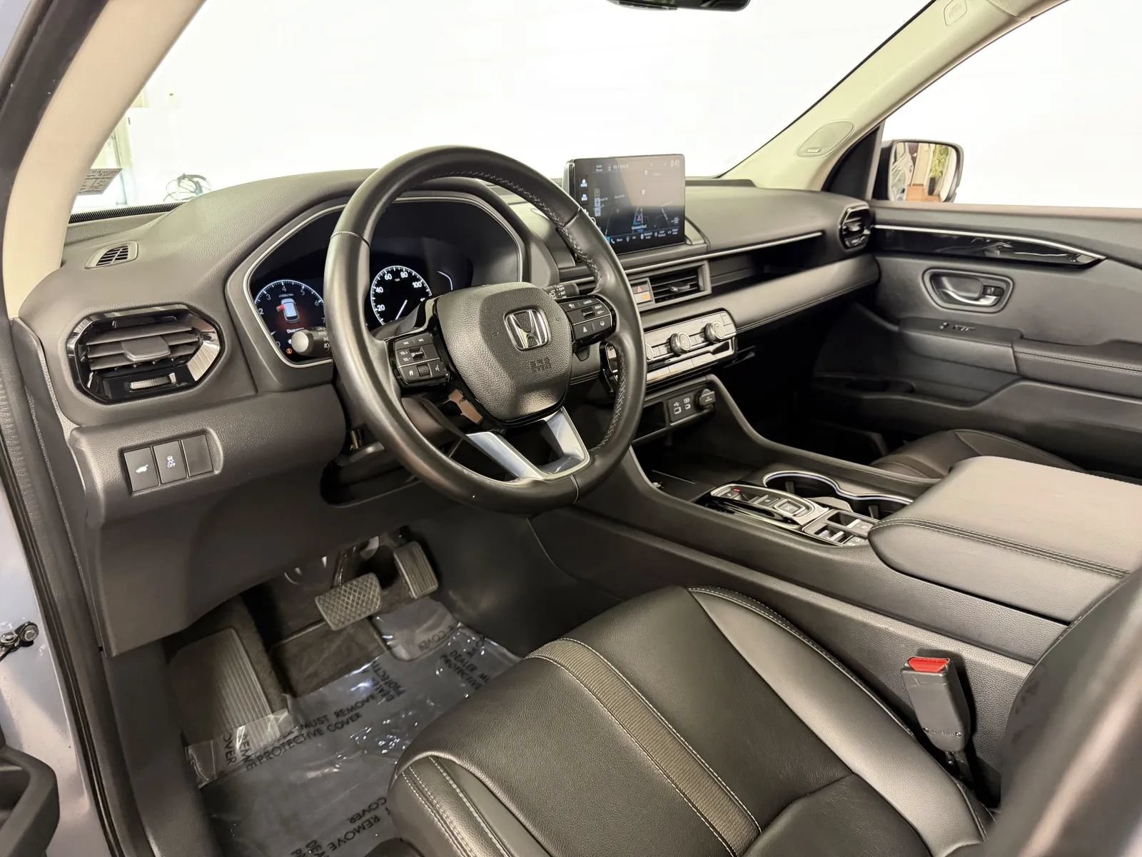 Used 2023 Honda Pilot Touring image 10