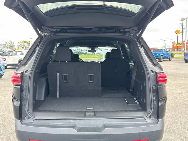 Used 2023 Chevrolet Traverse LT image 13